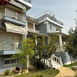 Apartment Spartandom, Gerakini