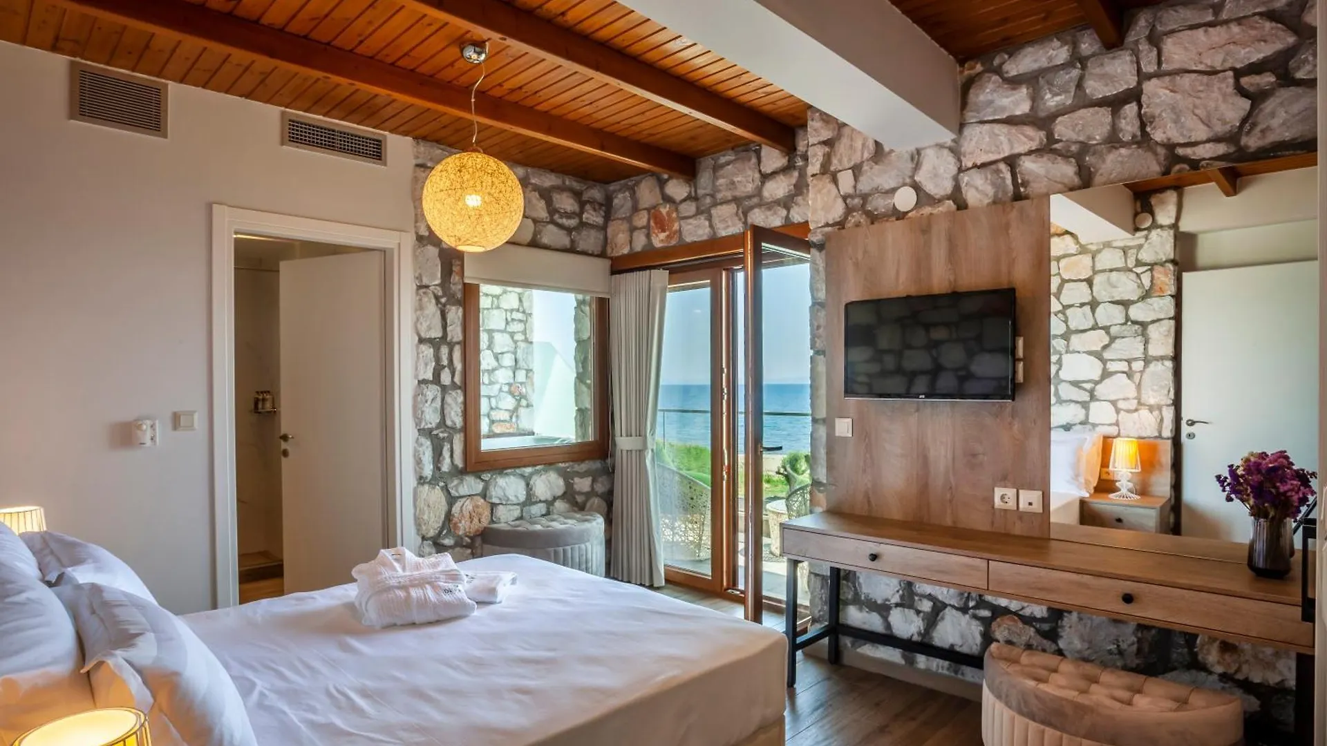 Dafnes Village Gerakini Grecia